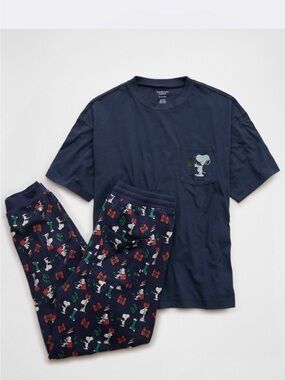Brand new Unisex Small AE Snoopy Lounge Jogger & Graphic T-shirt Set